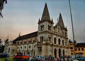 santa cruz basilique kochi inde 300x215 photo