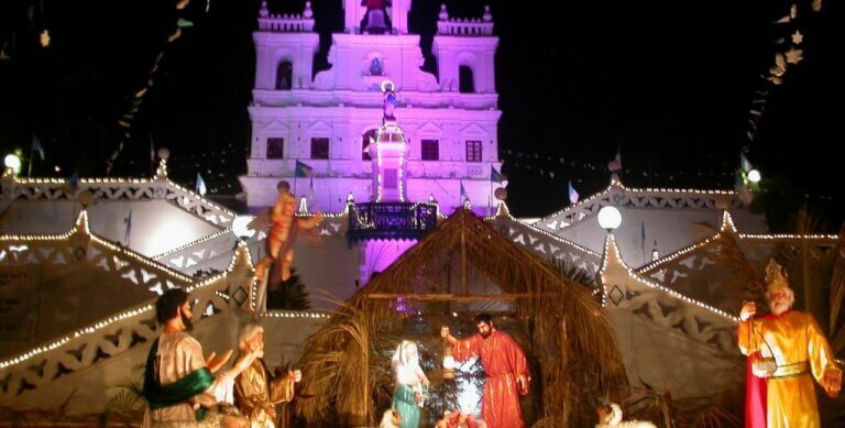 Fêter Noël en Inde : Une Odyssée Féerique au Cœur de la Diversité Culturelle