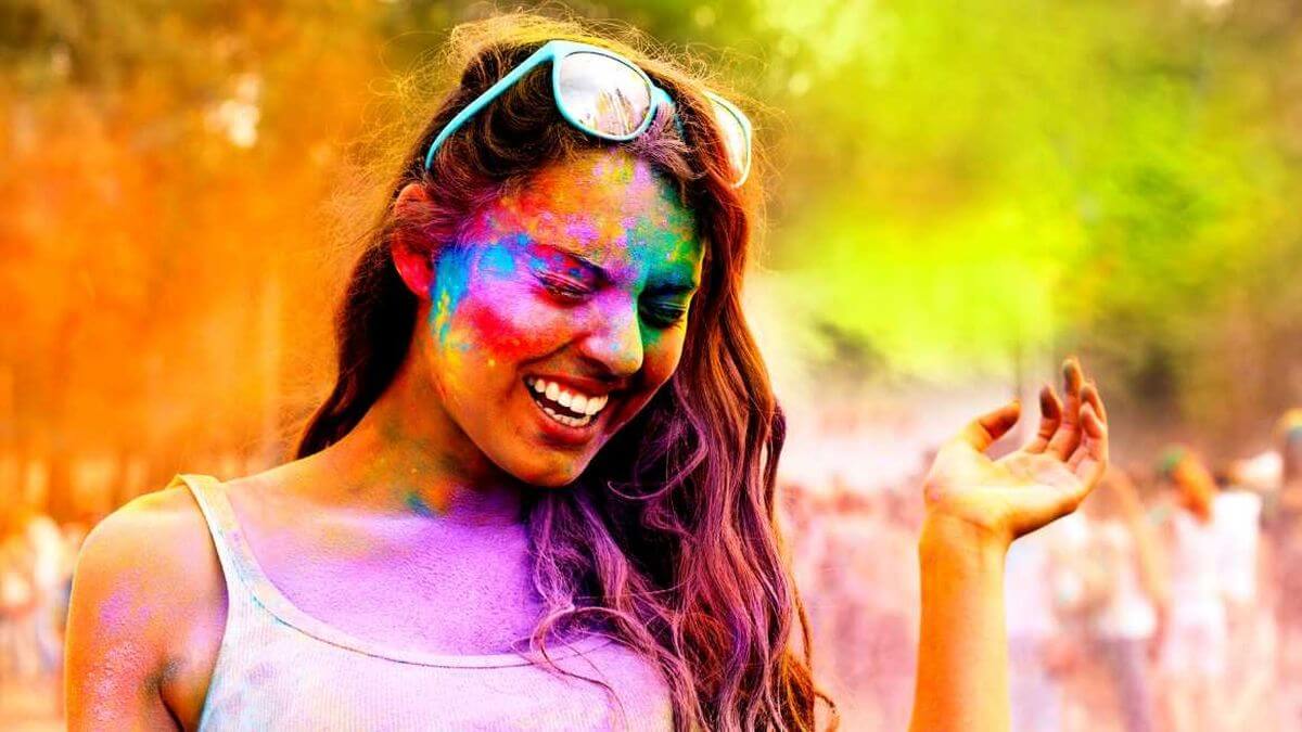 les festivals colorés tels que Holi et Goa Carnival.